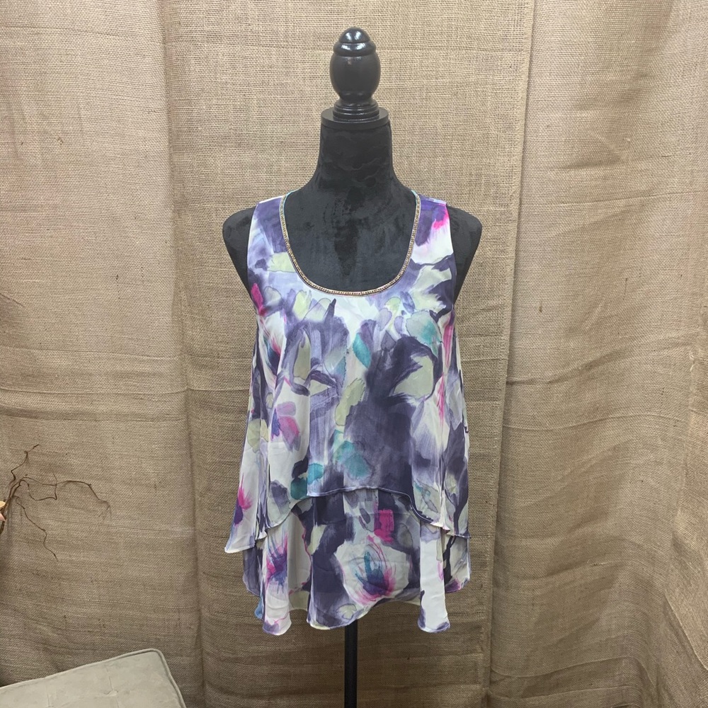 Jennifer Lopez Floral Sleeveless Top - Picture 2 of 7